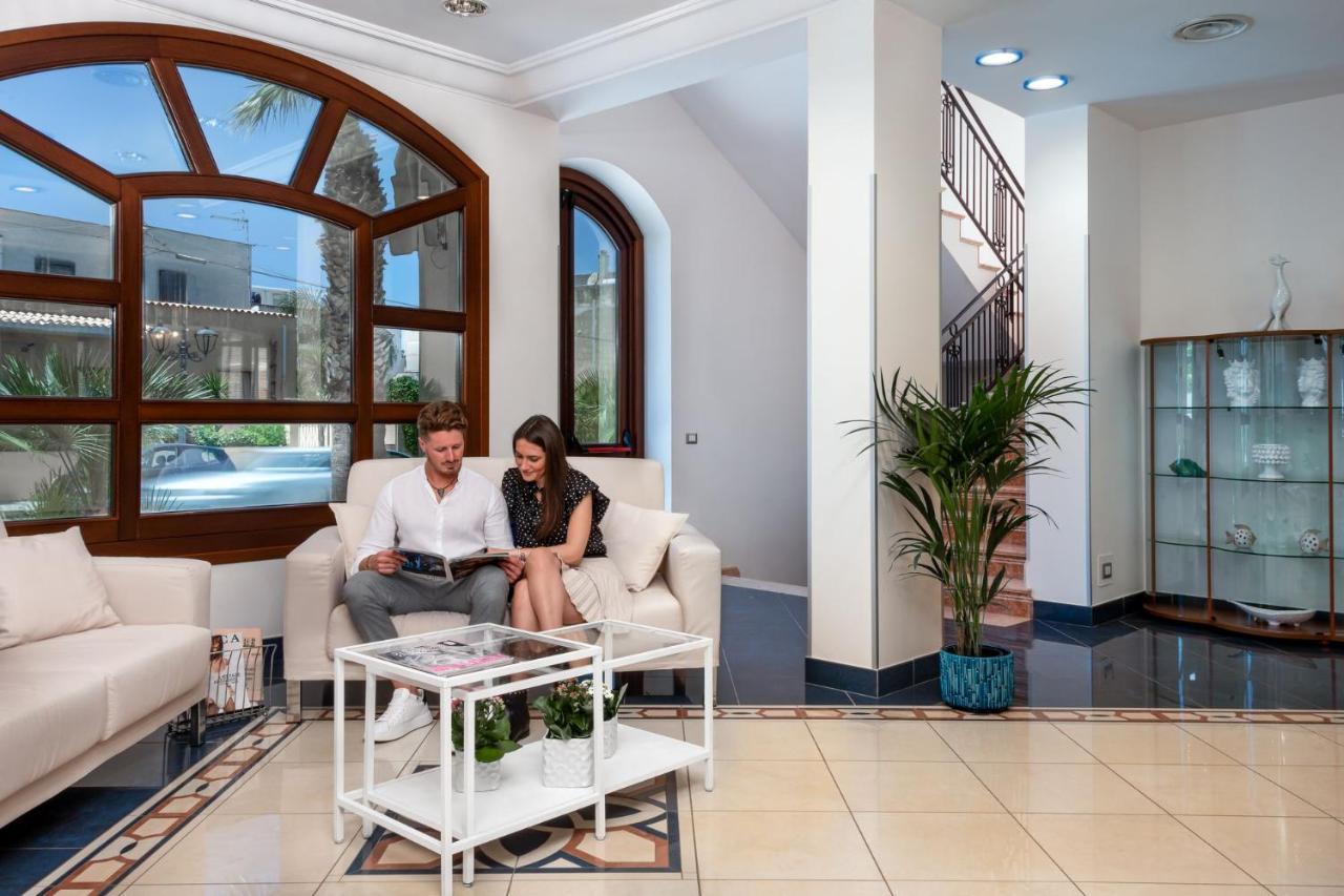 Helios Hotel