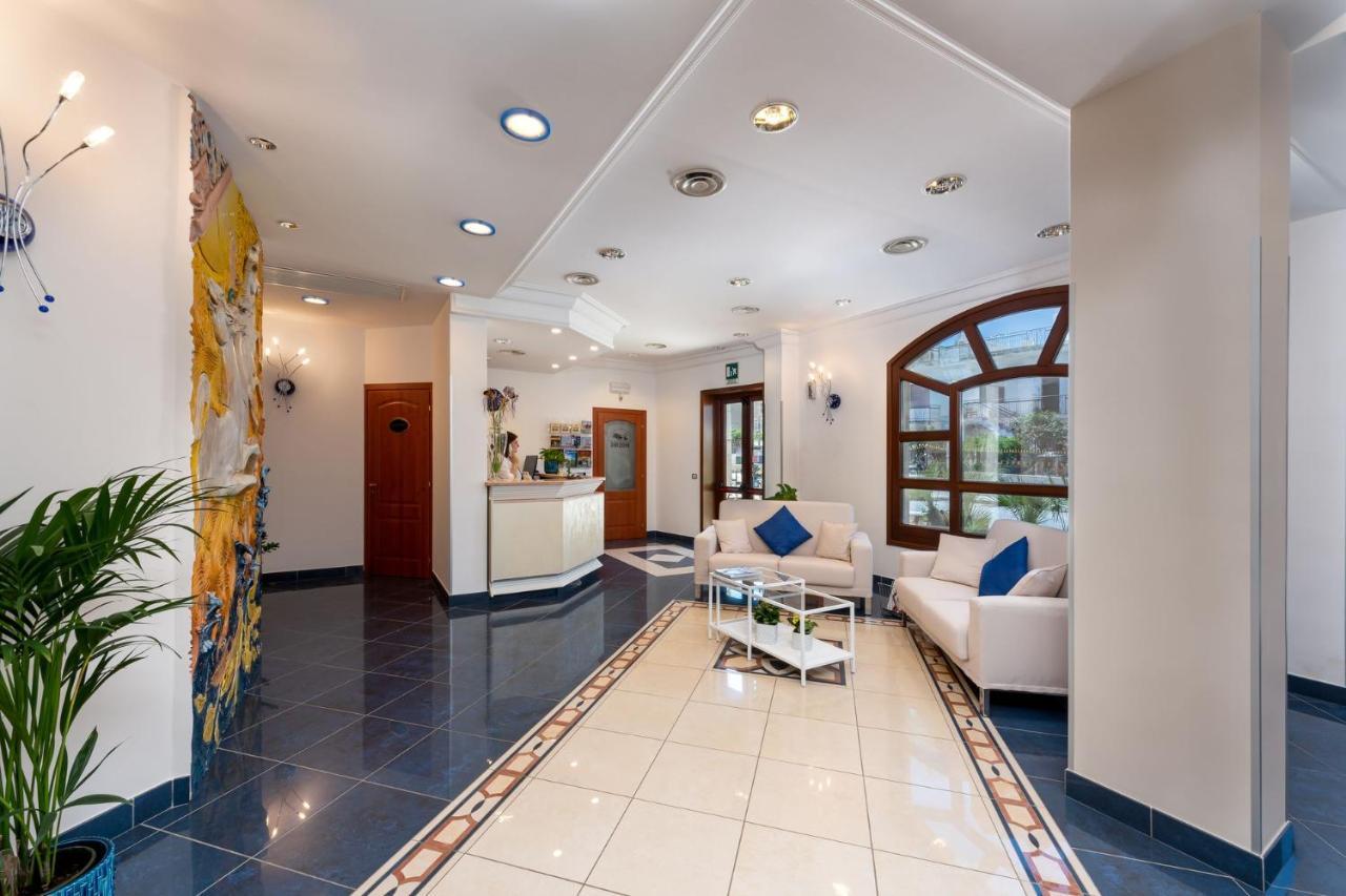 Helios Hotel 3*
