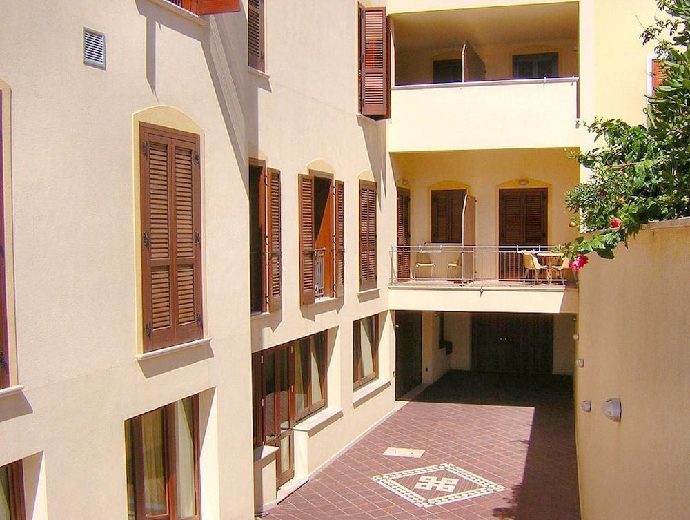Helios Hotel 3*